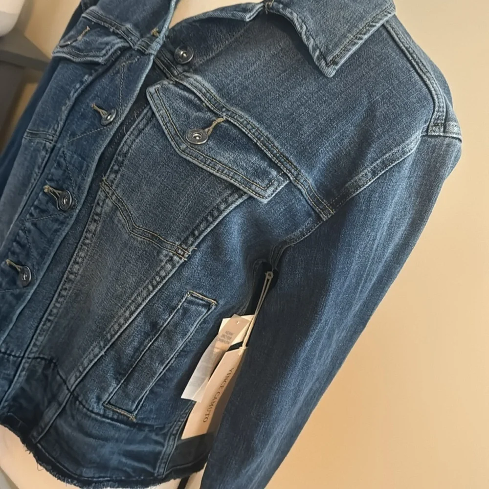 Vince camuto women’s jeans jacket raw hem button‎ up NWT size small